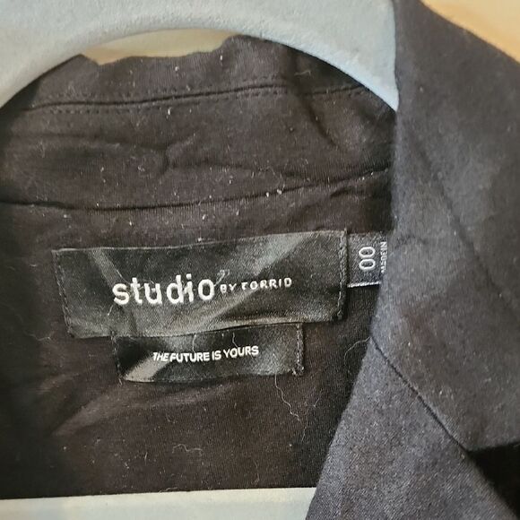 Studio Black Tailored Blazer Crop M-L Black - Picture 2 of 7